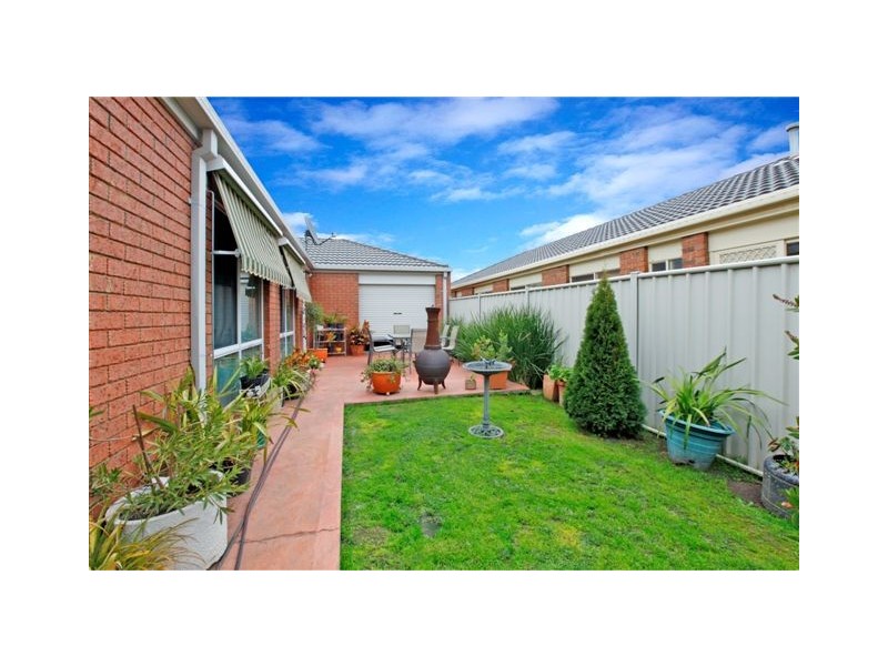 60 Mulberry Pass, Craigieburn VIC 3064
