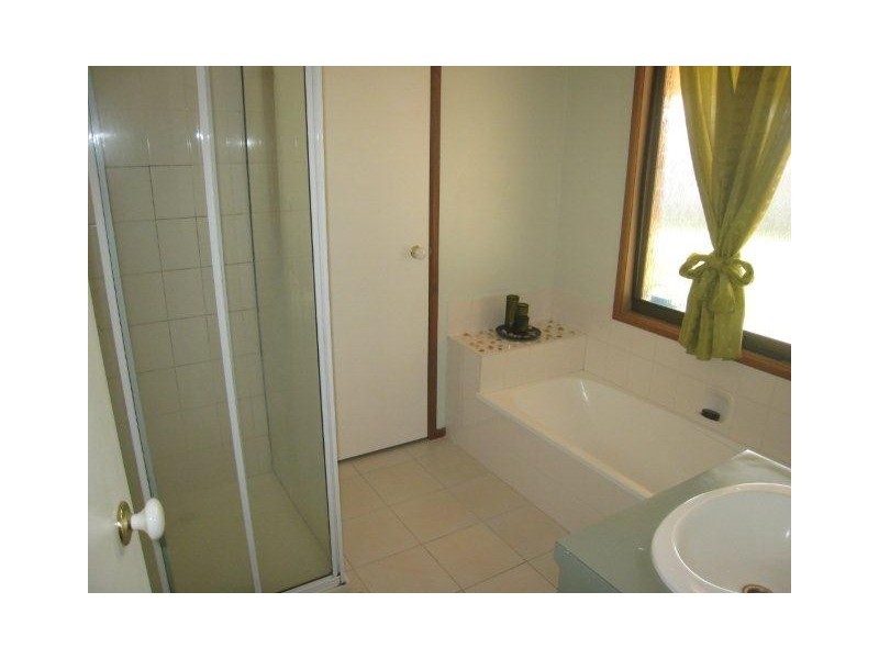 27 Banbury Crescent, Craigieburn VIC 3064