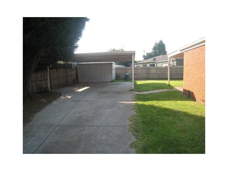 27 Banbury Crescent, Craigieburn VIC 3064