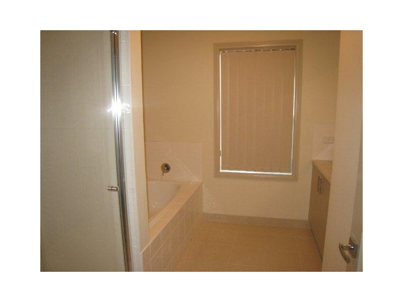 23 Hyde Park Ave, Craigieburn VIC 3064