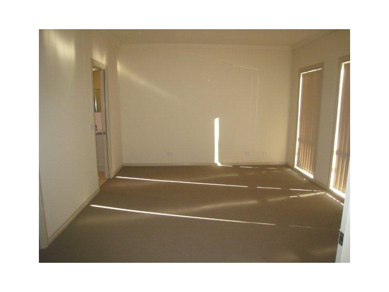 23 Hyde Park Ave, Craigieburn VIC 3064