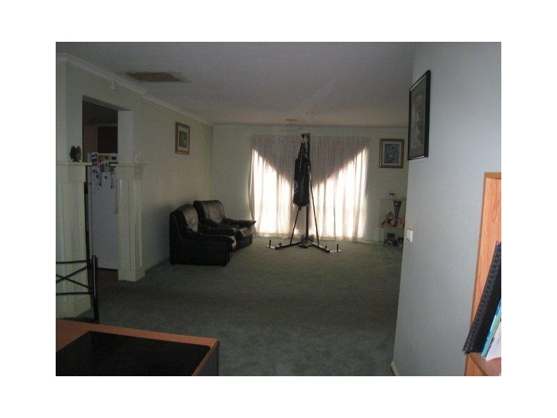 9  Mc Kenzie Cres, Roxburgh Park VIC 3064