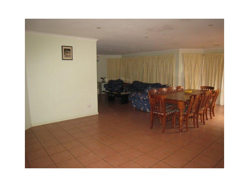 9  Mc Kenzie Cres, Roxburgh Park VIC 3064