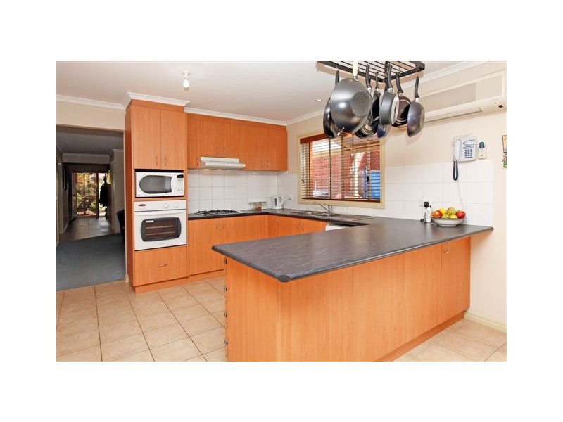 17 Merrivale Place, Roxburgh Park VIC 3064