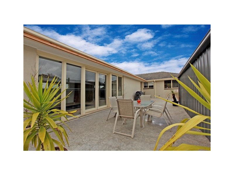 14 Dianne Avenue, Craigieburn VIC 3064