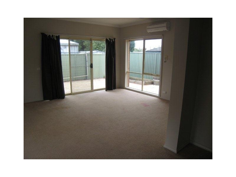 2/44 Spur Street, Craigieburn VIC 3064