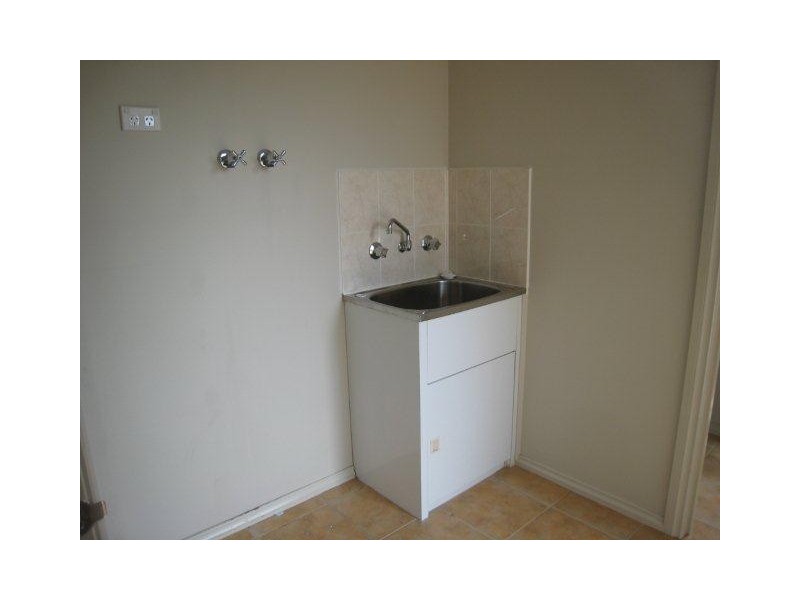 2/44 Spur Street, Craigieburn VIC 3064