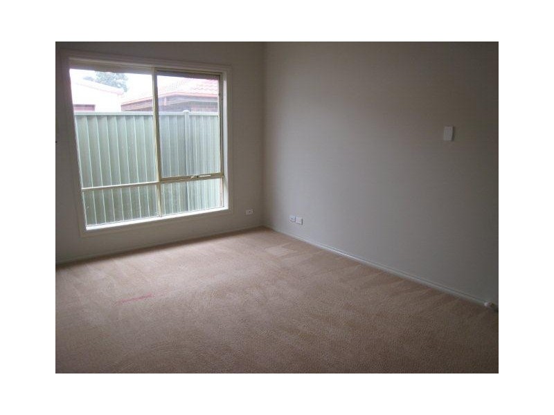 2/44 Spur Street, Craigieburn VIC 3064