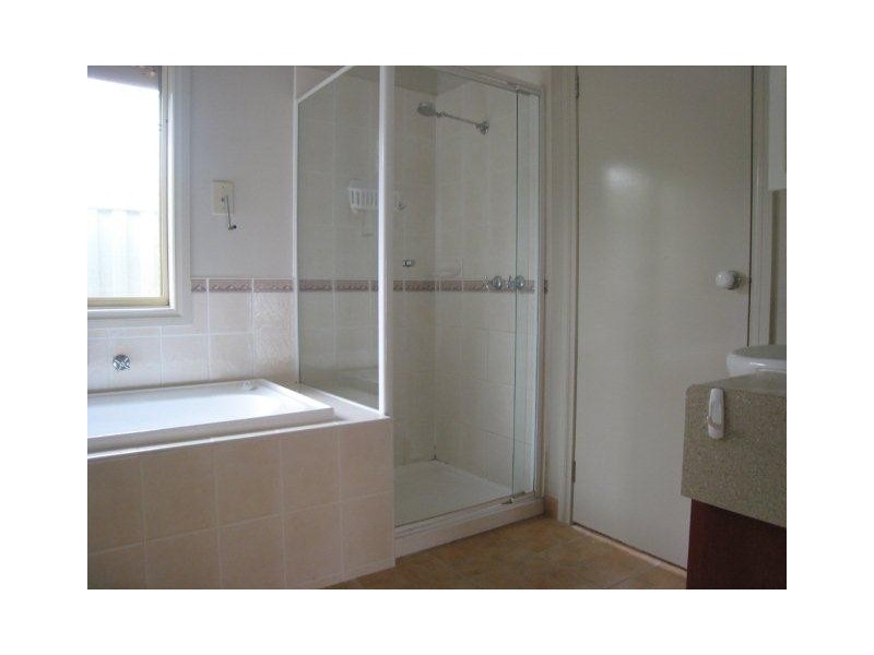 2/44 Spur Street, Craigieburn VIC 3064