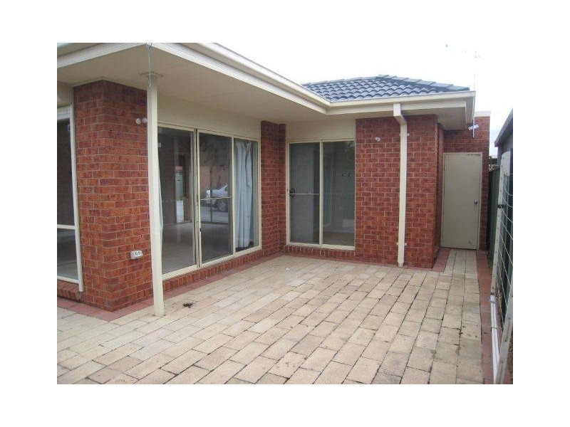 2/44 Spur Street, Craigieburn VIC 3064