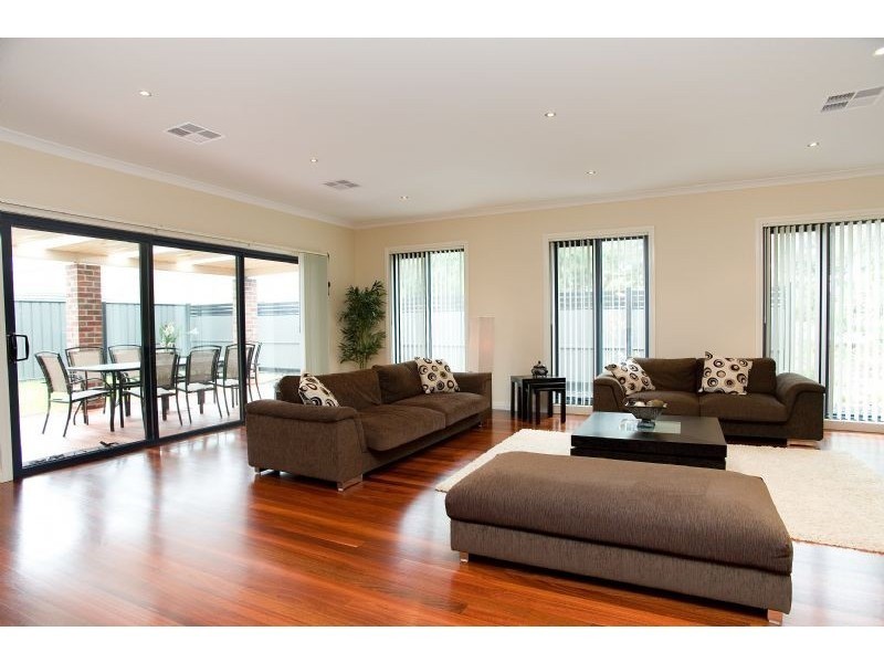 31 Highbury Circuit, Craigieburn VIC 3064