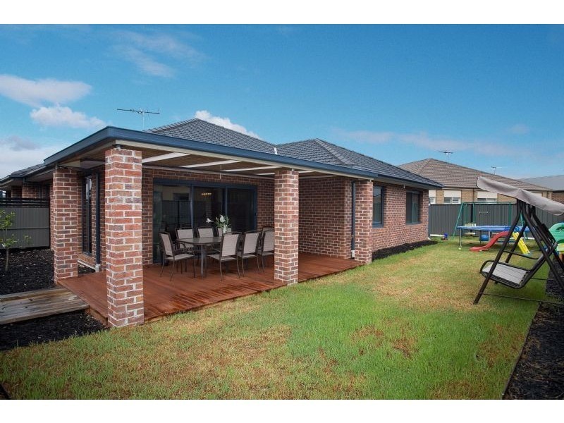 31 Highbury Circuit, Craigieburn VIC 3064