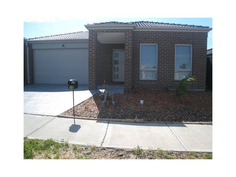 12 Brambuk Ave, Craigieburn VIC 3064