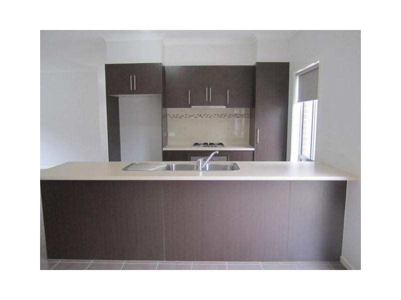 12 Brambuk Ave, Craigieburn VIC 3064