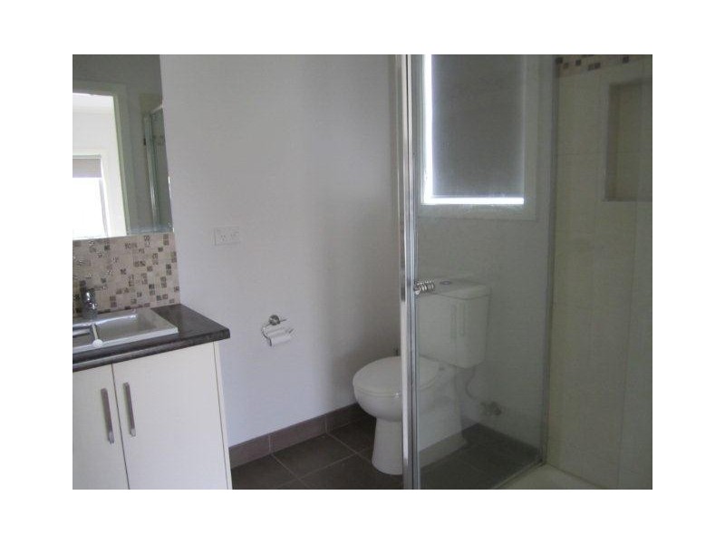 12 Brambuk Ave, Craigieburn VIC 3064