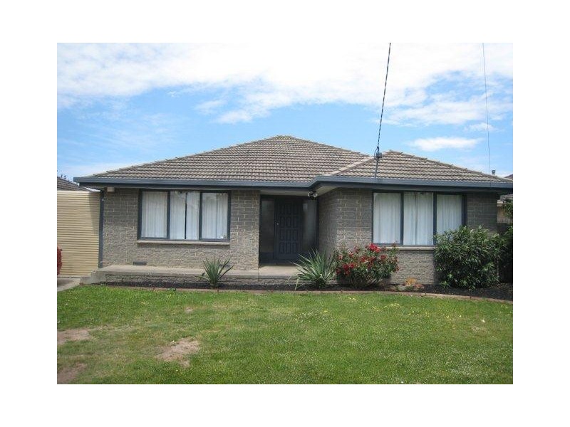 77 Wattleglen Street, Craigieburn VIC 3064