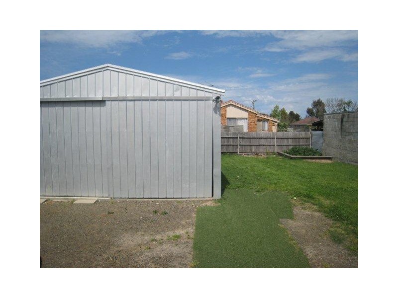 77 Wattleglen Street, Craigieburn VIC 3064