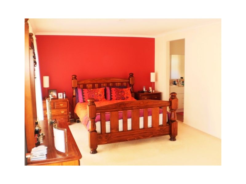 126 Mcpherson Boulevard, Roxburgh Park VIC 3064