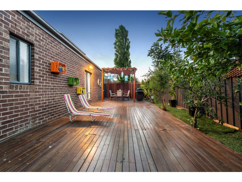 16 Kinglake Crescent, Craigieburn VIC 3064