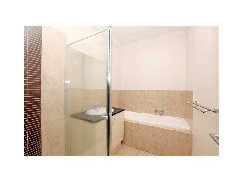 8  Waterway Street, Craigieburn VIC 3064