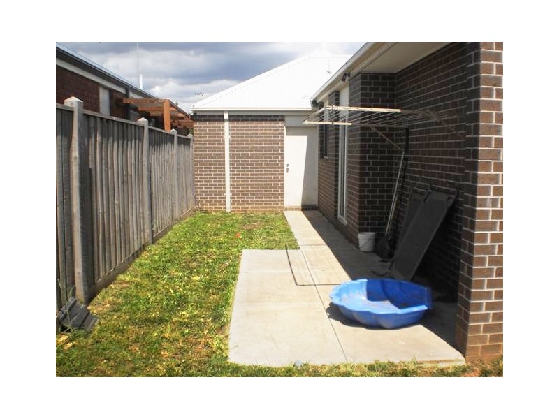 27 The Garlands, Craigieburn VIC 3064
