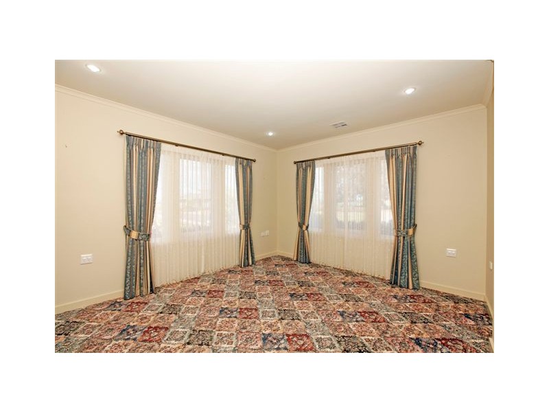 26 Banyalla Avenue, Roxburgh Park VIC 3064