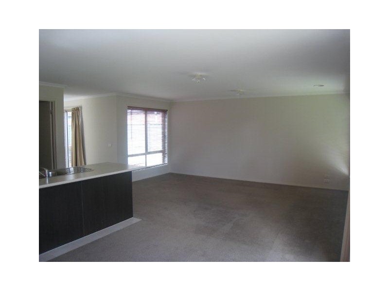 28 Hurrlingham Way, Craigieburn VIC 3064