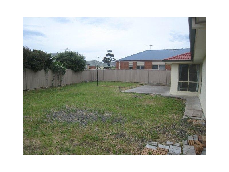 11 Creighton Way, Craigieburn VIC 3064