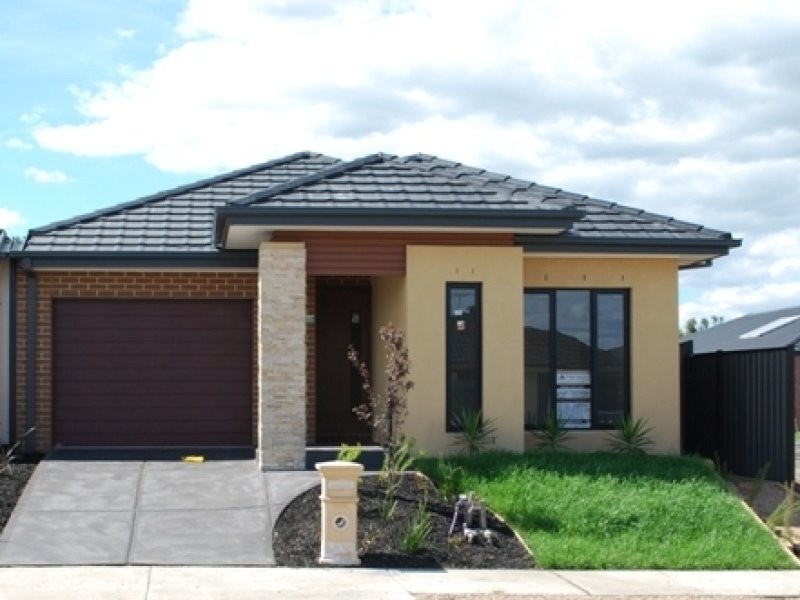 33 Viewside Crescent, Craigieburn VIC 3064