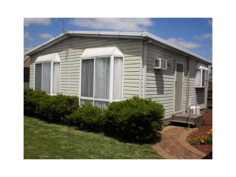 31 Pembroke Crescent, Craigieburn VIC 3064