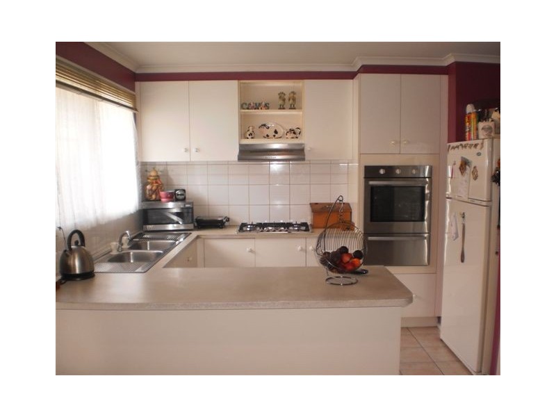 31 Pembroke Crescent, Craigieburn VIC 3064