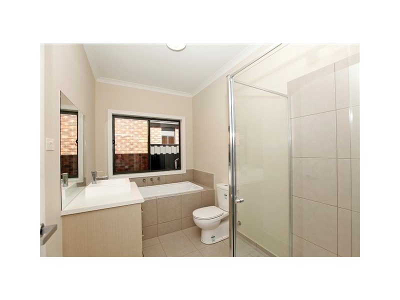 27 Watergum Avenue, Craigieburn VIC 3064