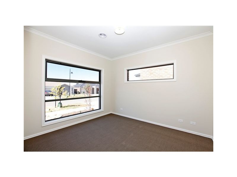27 Watergum Avenue, Craigieburn VIC 3064