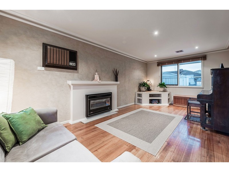 14 Dianne Avenue, Craigieburn VIC 3064