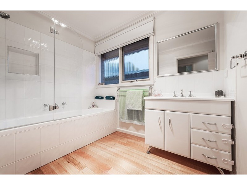 14 Dianne Avenue, Craigieburn VIC 3064