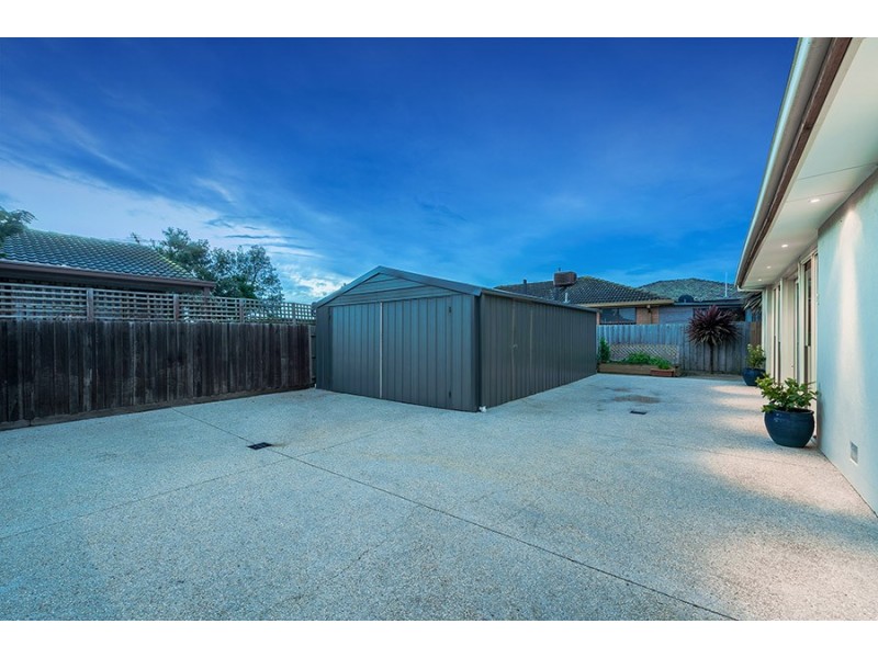 14 Dianne Avenue, Craigieburn VIC 3064