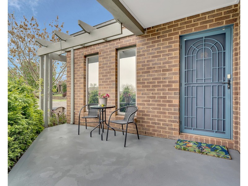 30 Hoxton Crescent, Craigieburn VIC 3064