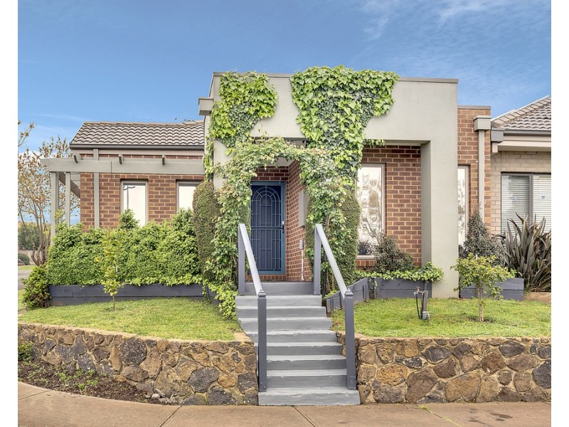 30 Hoxton Crescent, Craigieburn VIC 3064