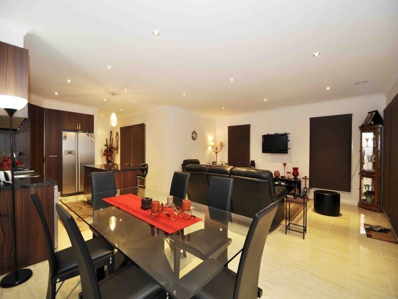70 Kinglake Crescent, Craigieburn VIC 3064