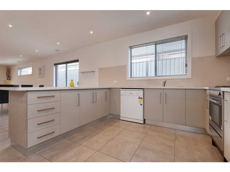 7 Watergum Avenue, Craigieburn VIC 3064
