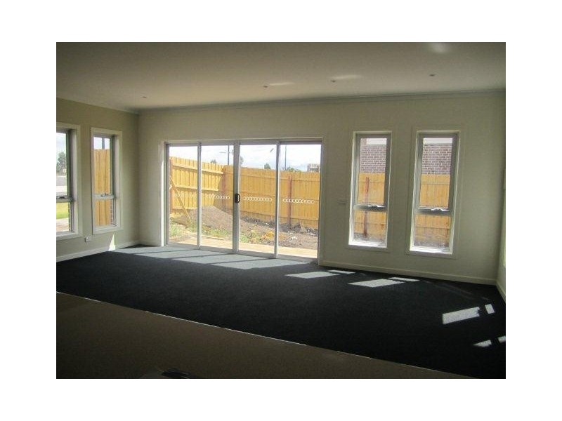 8 Burrora Way, Craigieburn VIC 3064
