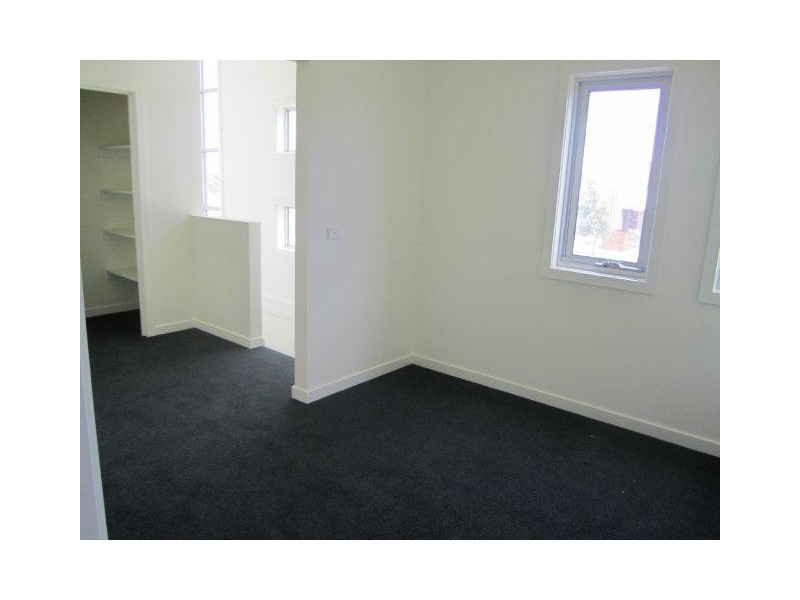 8 Burrora Way, Craigieburn VIC 3064
