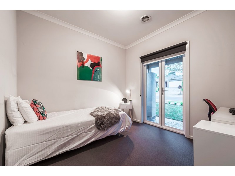 11 Royal Terrace, Craigieburn VIC 3064
