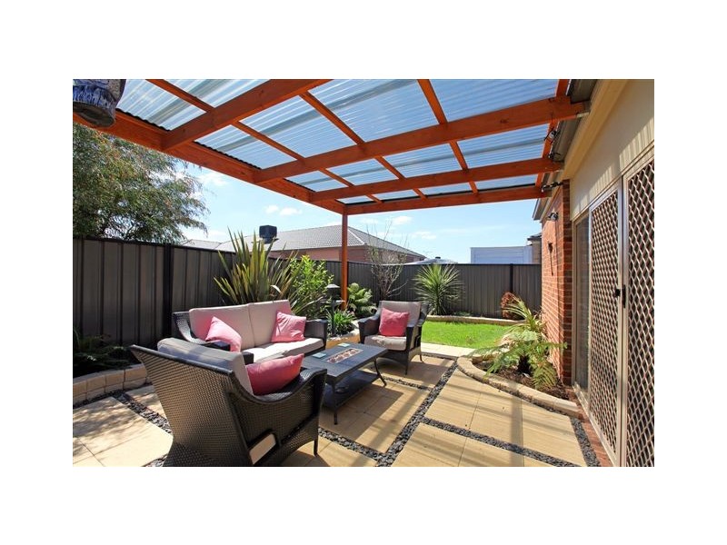 5 Cheltenham Close, Craigieburn VIC 3064