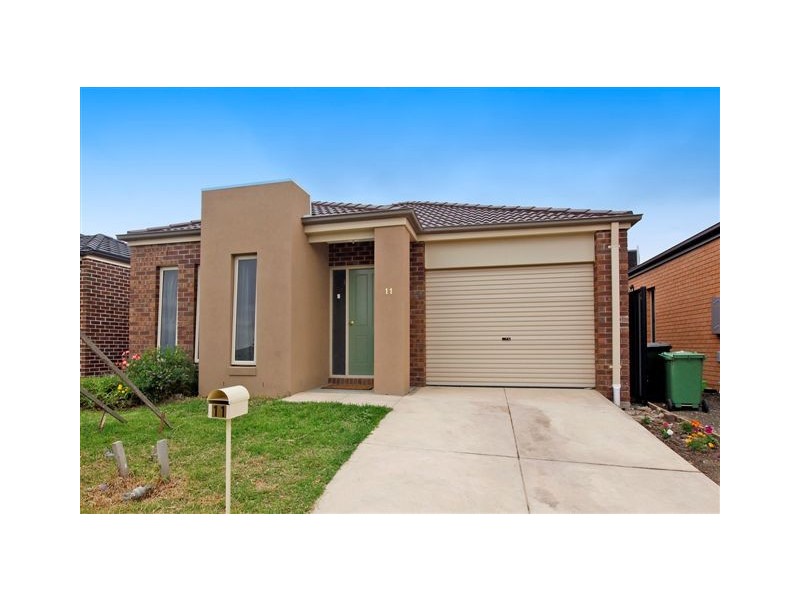 11 Falls Avenue, Craigieburn VIC 3064