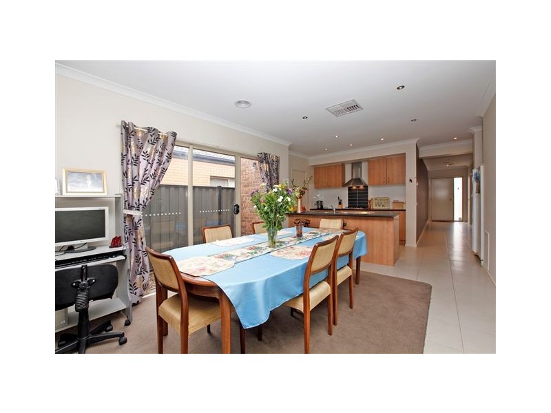 11 Falls Avenue, Craigieburn VIC 3064