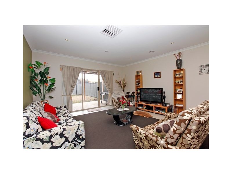 11 Falls Avenue, Craigieburn VIC 3064