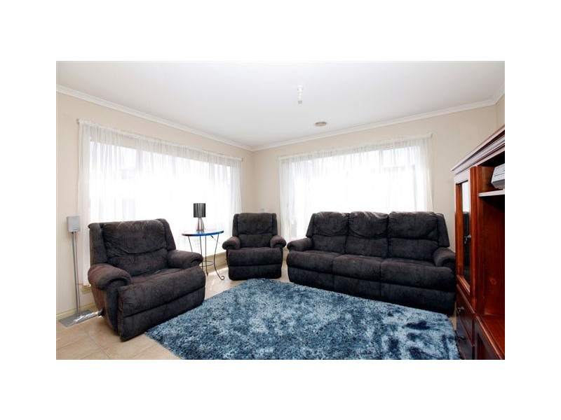 17 Merrivale Place, Roxburgh Park VIC 3064
