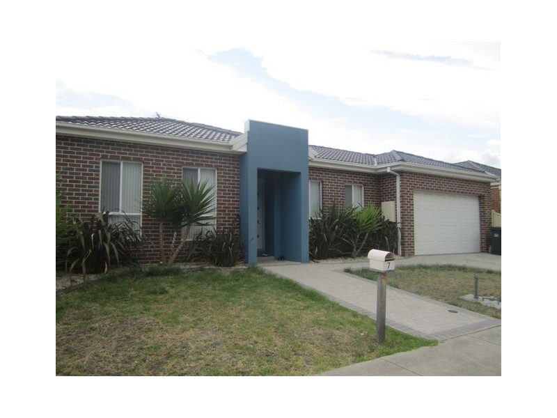 7 Yellowstone Court, Roxburgh Park VIC 3064