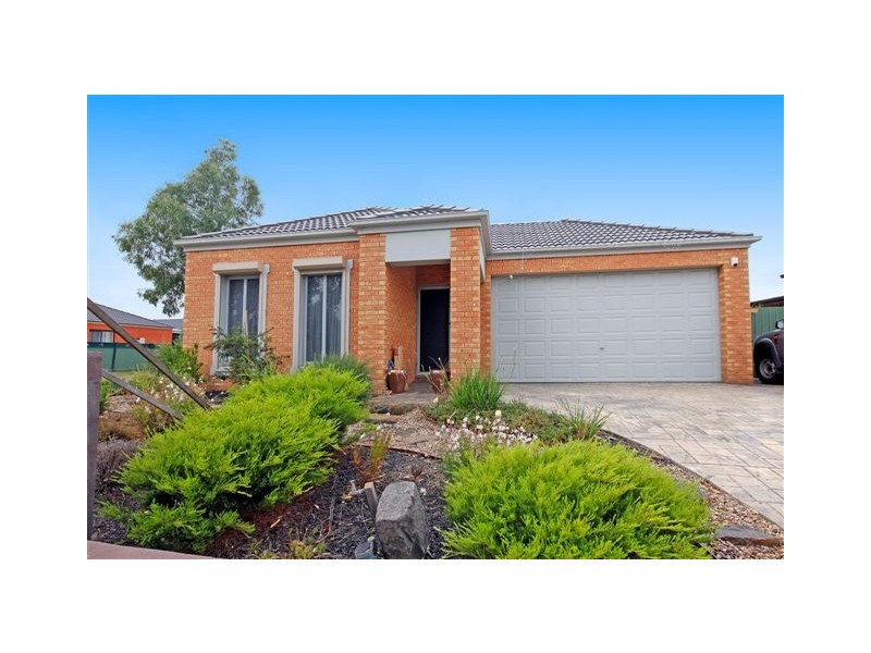 72 Malcolm Creek Parade, Craigieburn VIC 3064